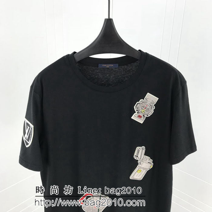 LV路易威登 勳章刺繡貼圖系列 19ss早春新款 百搭款 黑色絲光棉短袖 男女同款 ydi1873